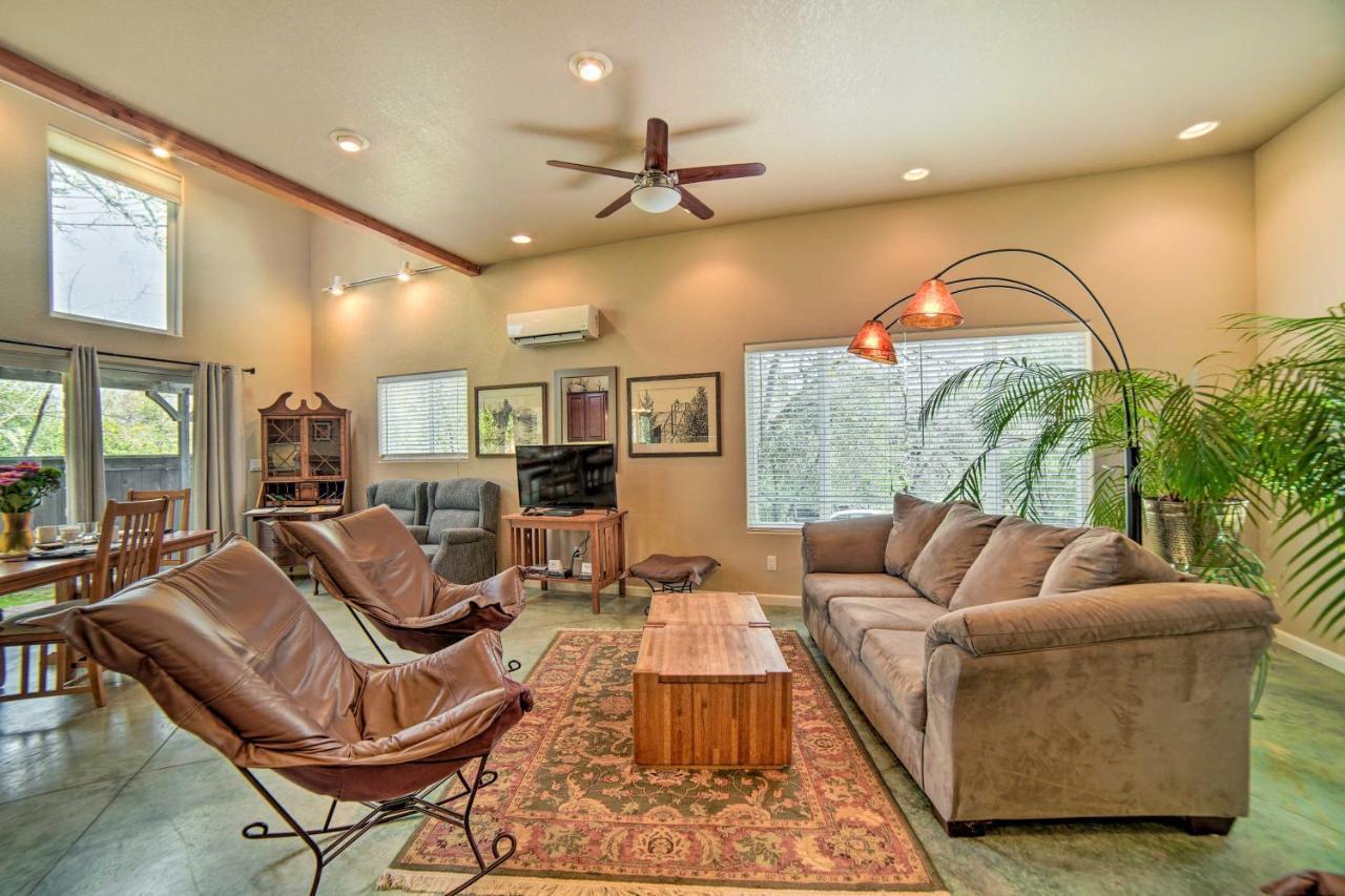 Hilltop Loft Ukiah Vacation Rental! Extérieur photo