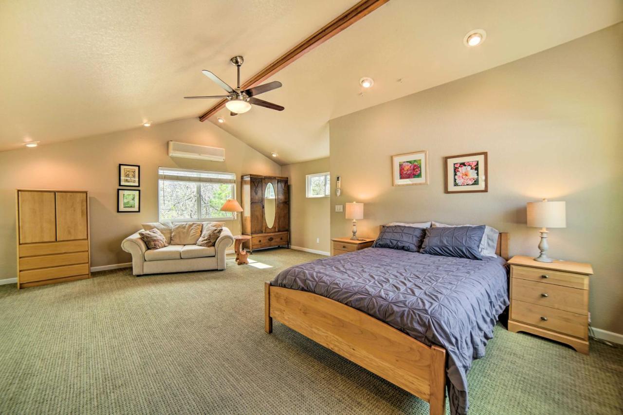 Hilltop Loft Ukiah Vacation Rental! Extérieur photo