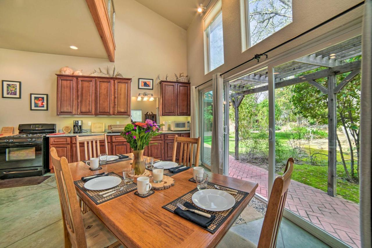 Hilltop Loft Ukiah Vacation Rental! Extérieur photo