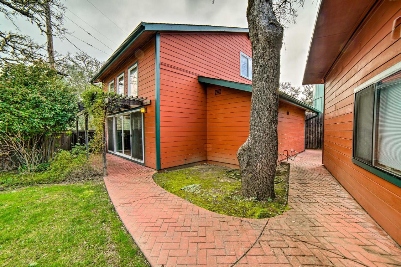Hilltop Loft Ukiah Vacation Rental! Extérieur photo
